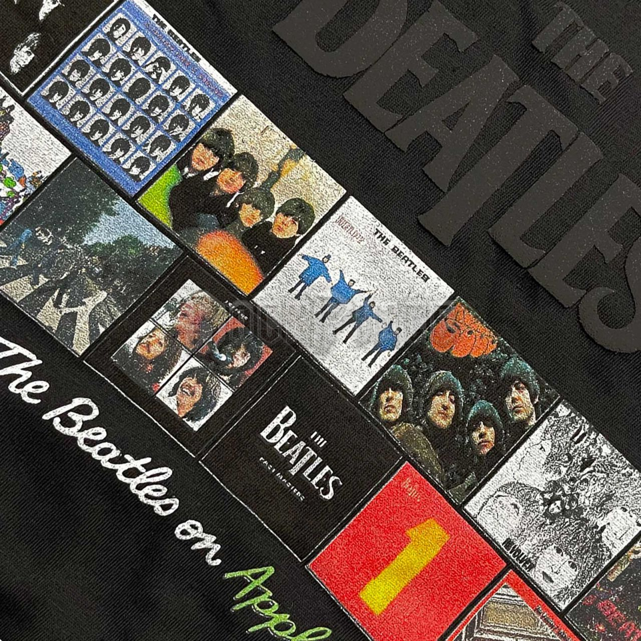 The Beatles - Albums on Apple - unisex póló - BEATTEE442MB